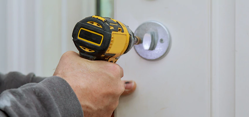 Street Locksmith For Smart Lock Repair in Seal Beach, CA